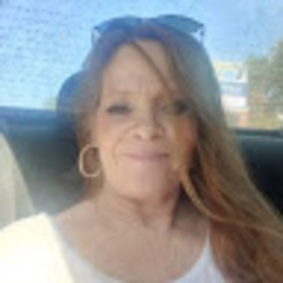 Meet your Posher, Kimberly - Picture 1 of 1